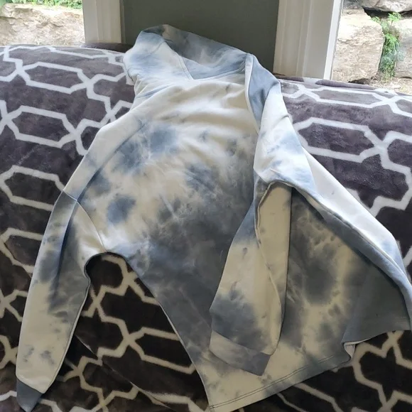 NWT HAYDEN TYE DYE KIDS HOODIES - Picture 4 of 6